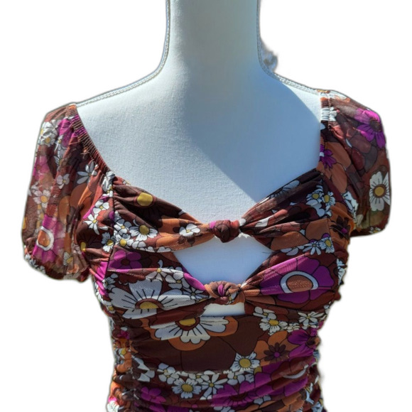 Sale Madden NYC Retro Floral Ruched Dress Cut Outs Medium BodyCon Short Sleeve - Picture 3 of 10